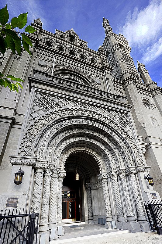 Main entrance of masonic Temple of Philadelphia